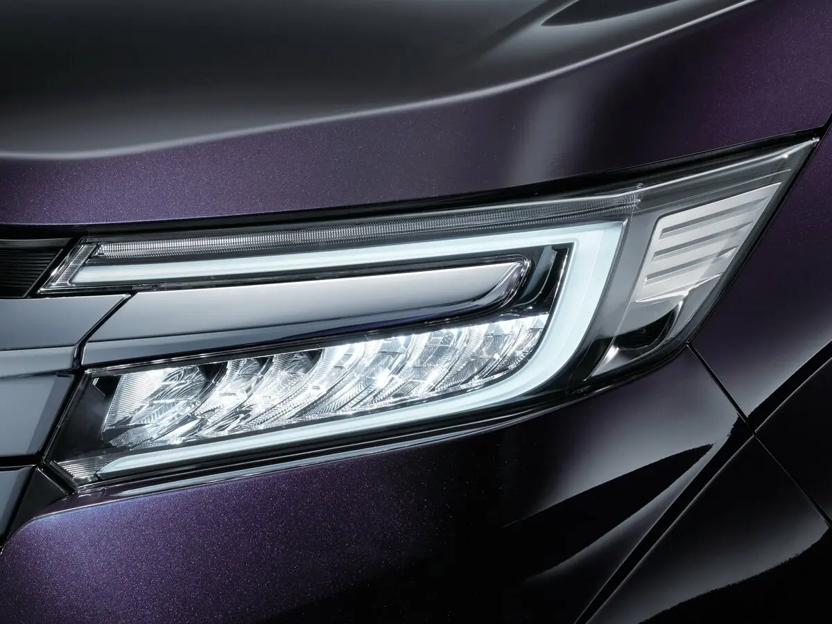 Honda Stepwgn V Рестайлинг Минивэн Spada — фото 11
