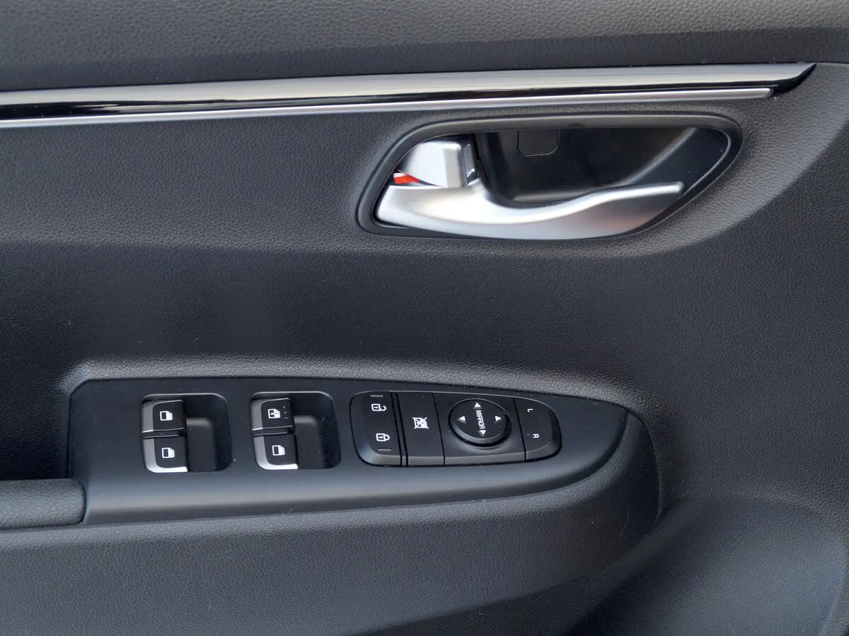 Kia Rio IV Хэтчбек 5 дв. X-Line — фото 10