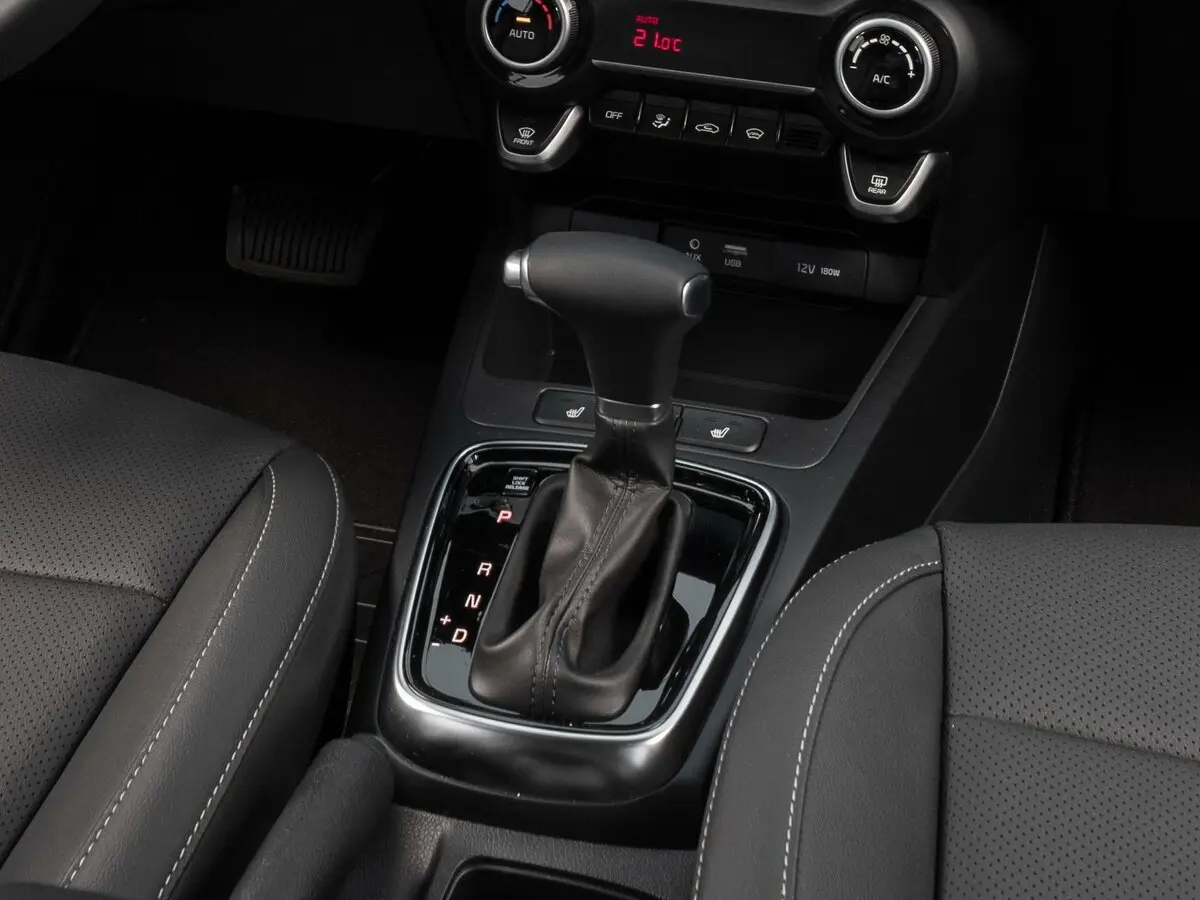 Kia Rio IV Хэтчбек 5 дв. X-Line — фото 11