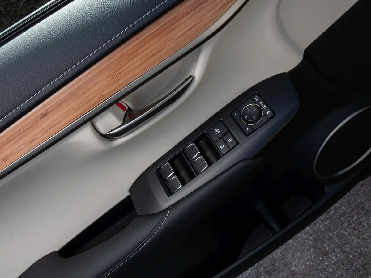 Lexus NX I Рестайлинг Внедорожник 5 дв. — фото 13