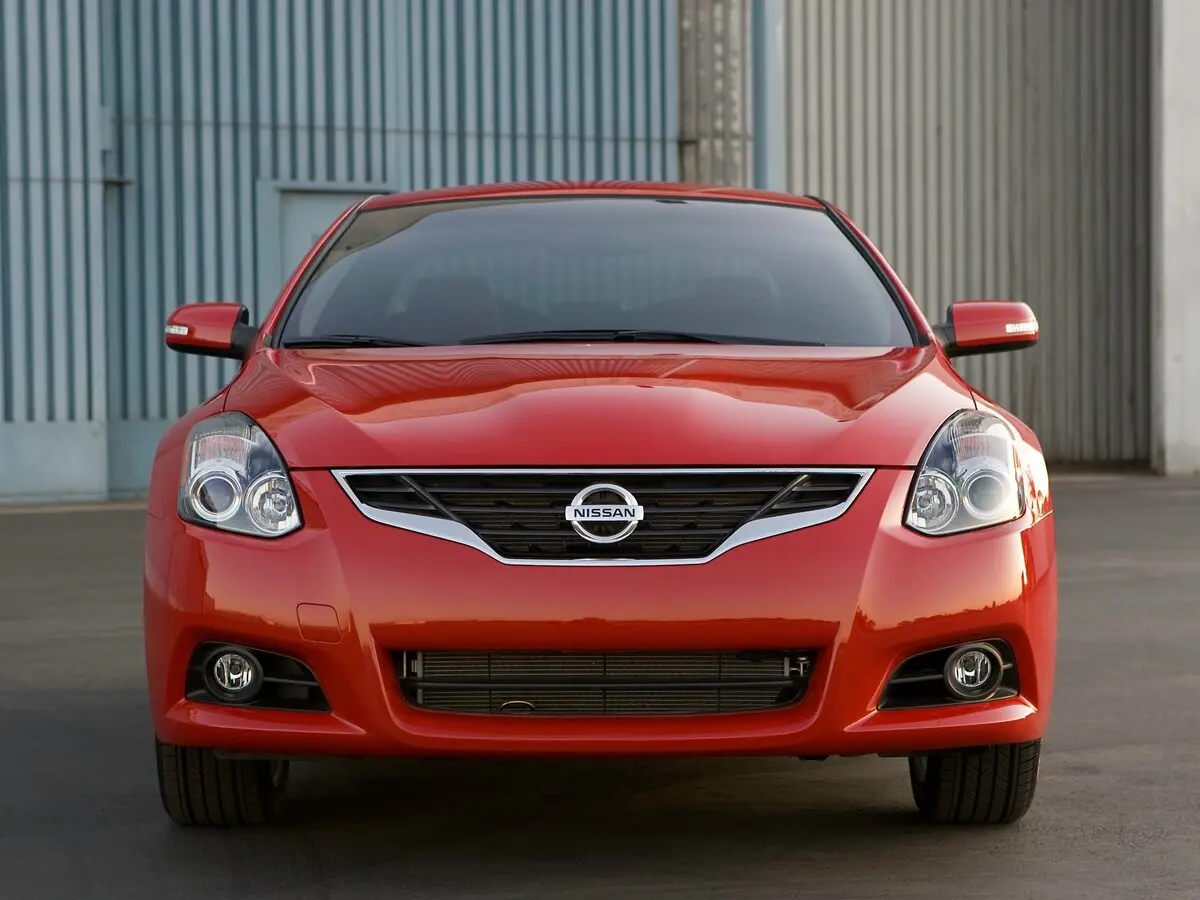 Nissan Altima IV (L32) Рестайлинг Купе — photo 3