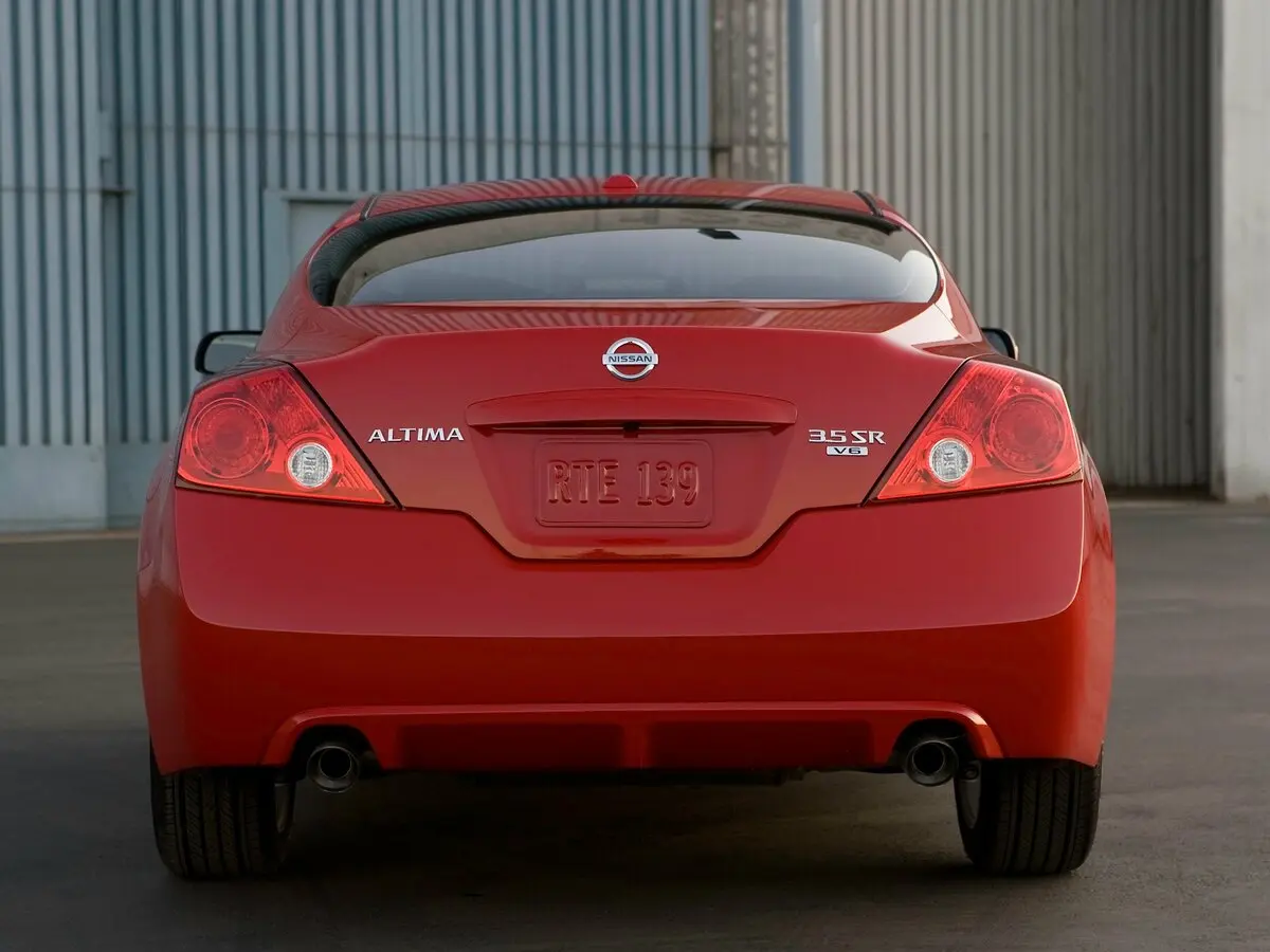 Nissan Altima IV (L32) Рестайлинг Купе — photo 4