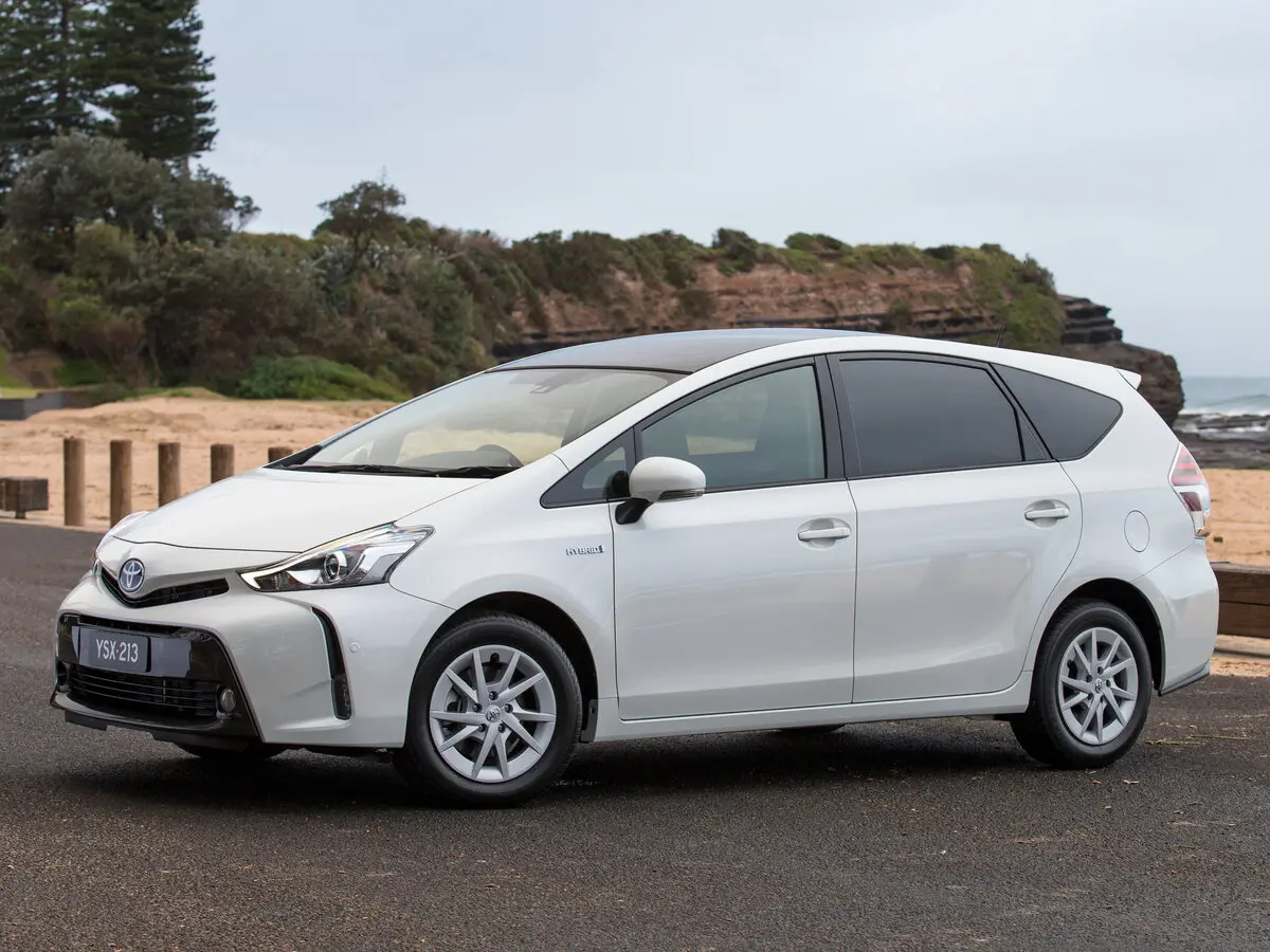 Toyota Prius Alpha I (ZVW40/41) Рестайлинг Универсал 5 дв. — фото 2