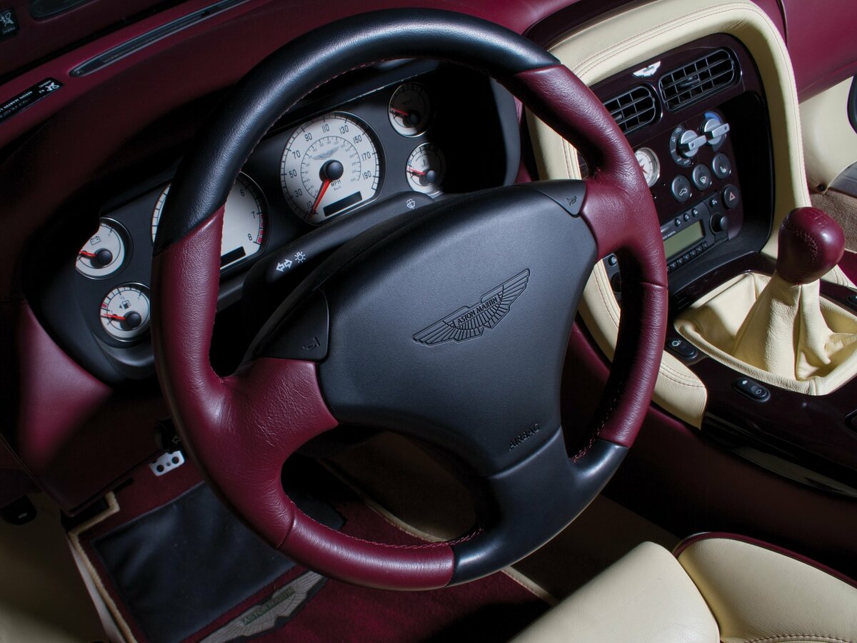 Aston Martin DB AR1 2003 – 2004 Кабриолет — фото 9