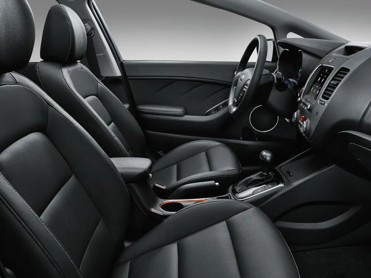 Kia K3 I Рестайлинг Седан — фото 7