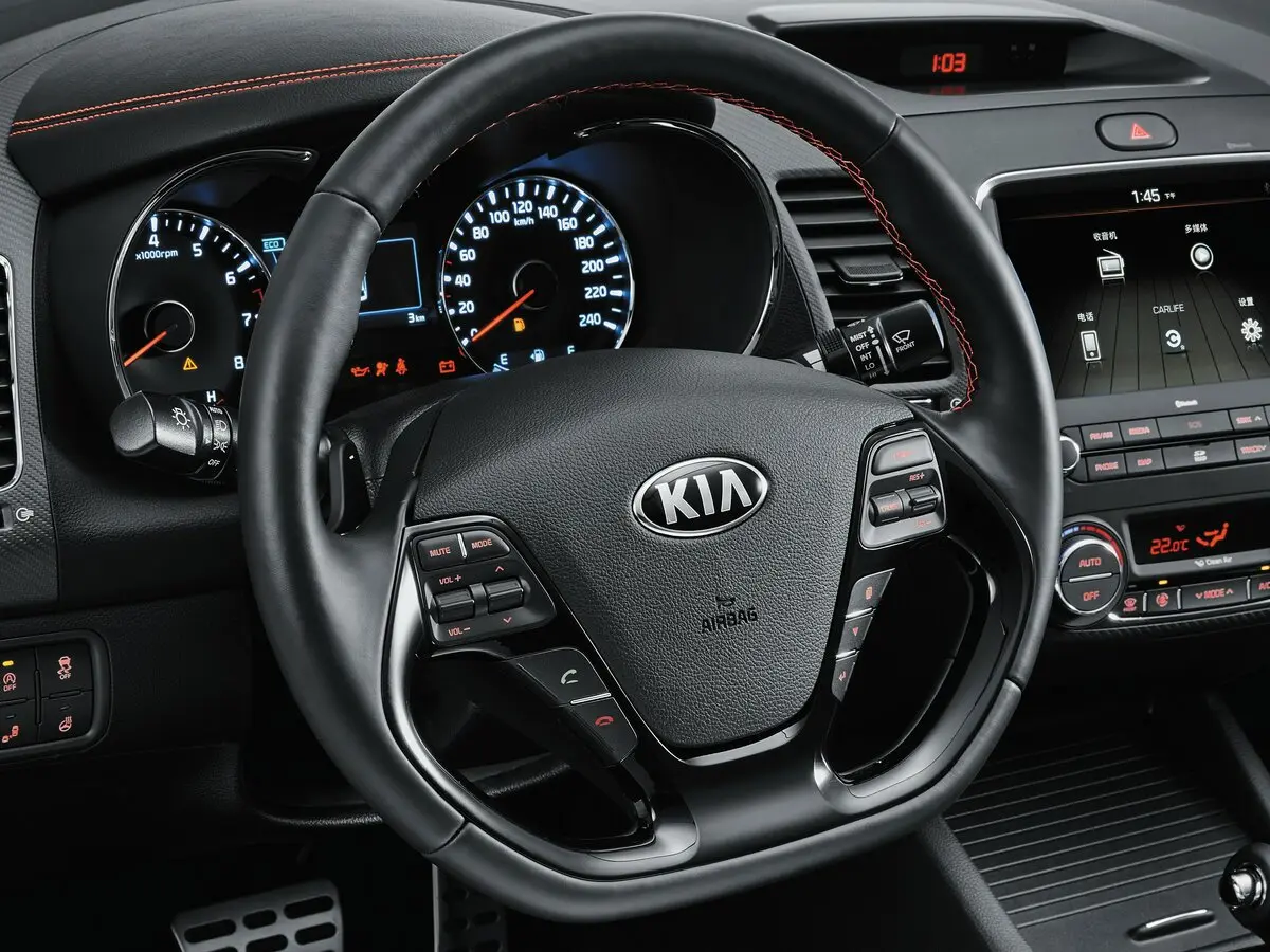 Kia K3 I Рестайлинг Седан — фото 9