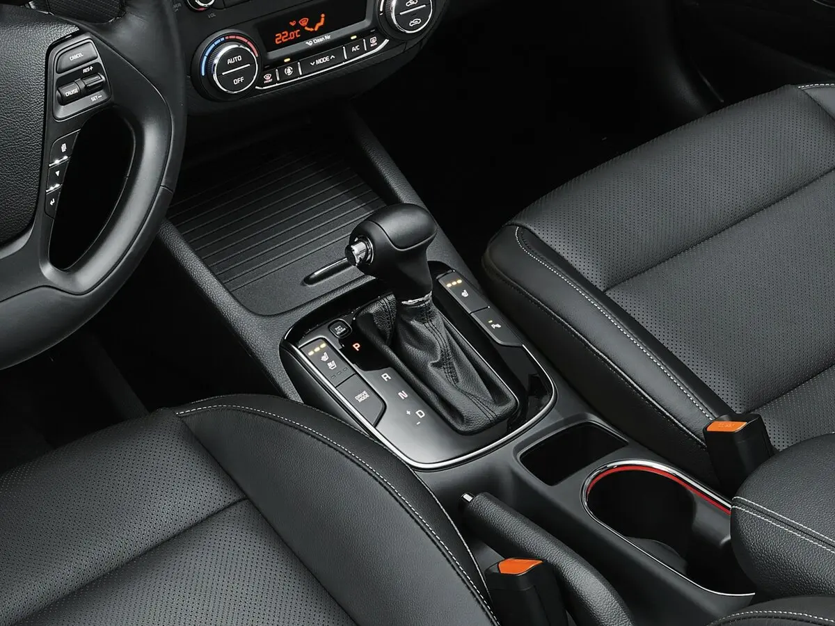 Kia K3 I Рестайлинг Седан — фото 11