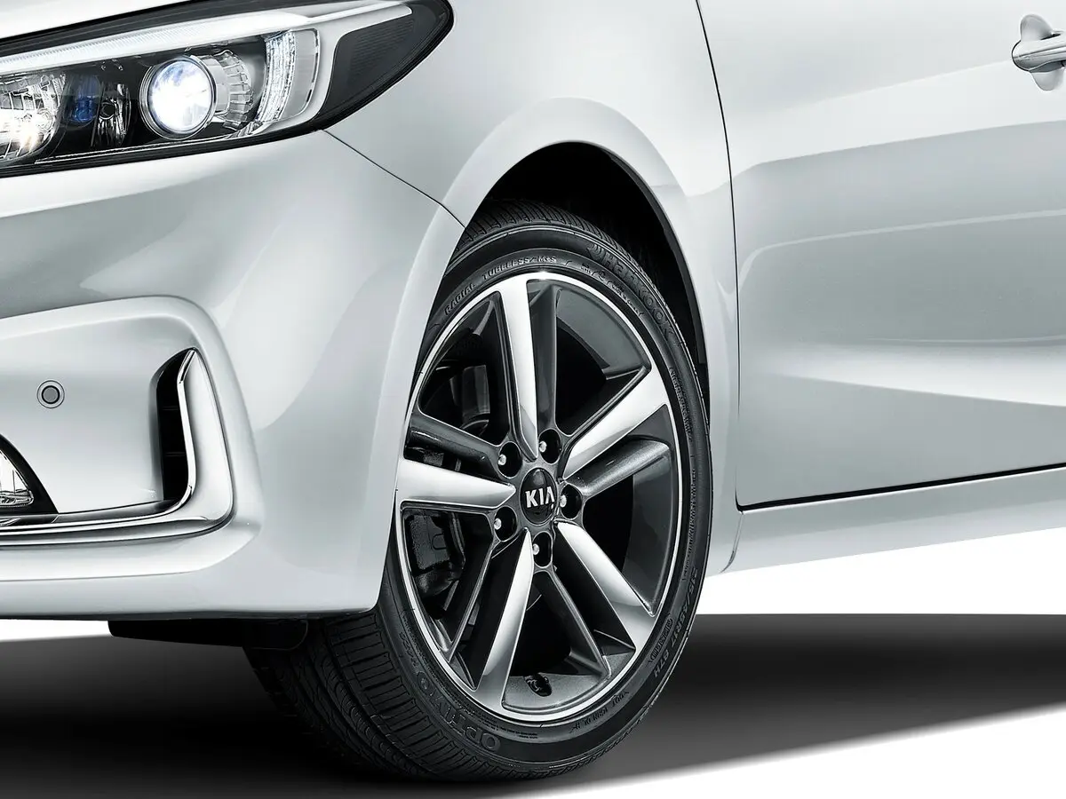 Kia K3 I Рестайлинг Седан — фото 14