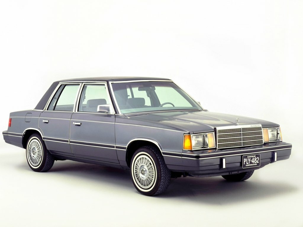 Plymouth Reliant I Седан