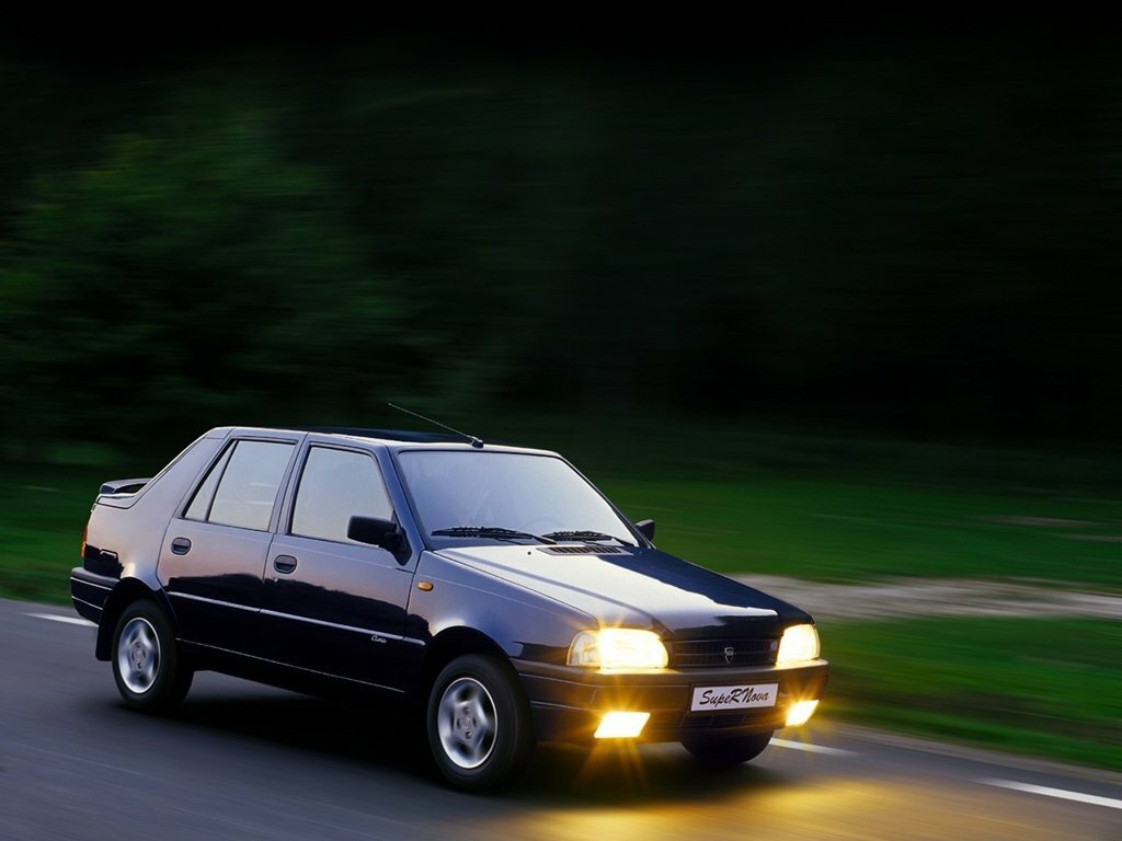 Dacia SuperNova I Лифтбек — фото 2