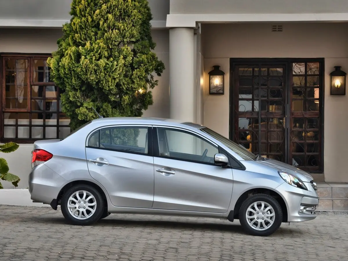Honda Brio I Седан Amaze — сүрөт 2