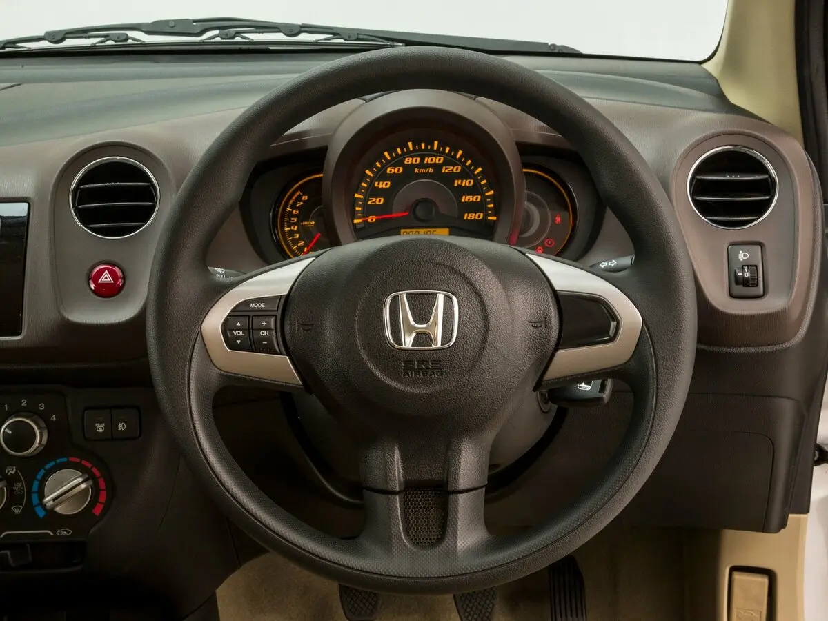 Honda Brio I Седан Amaze — сүрөт 10