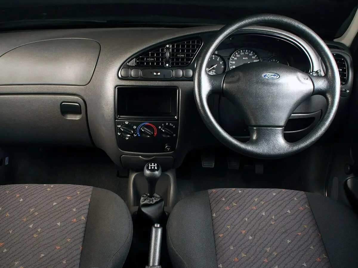 Ford Ikon I Седан — сүрөт 4