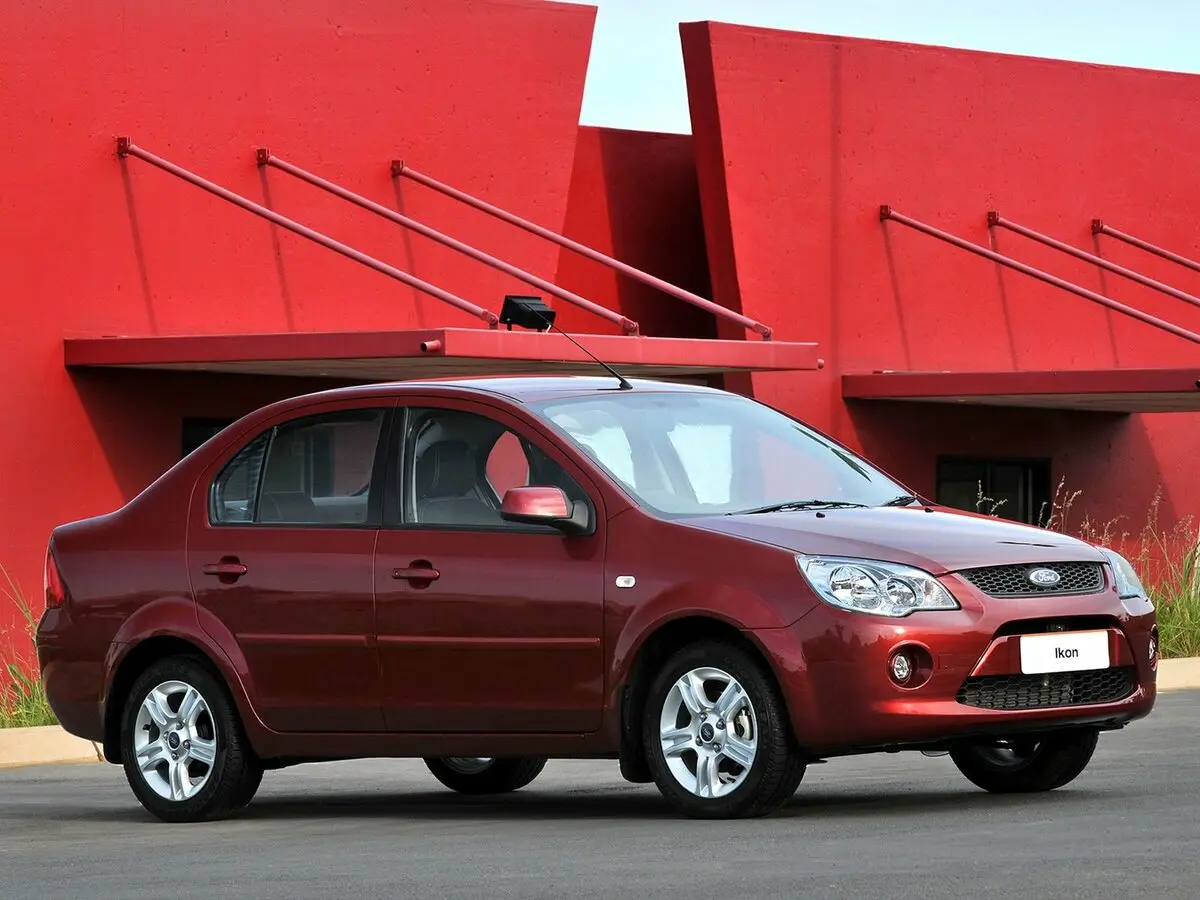 Ford Ikon II Седан — 照片 2
