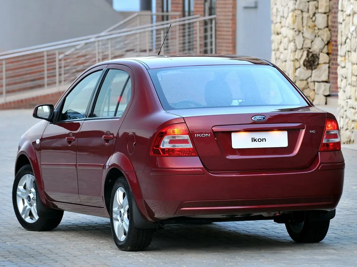 Ford Ikon II Седан — 照片 4