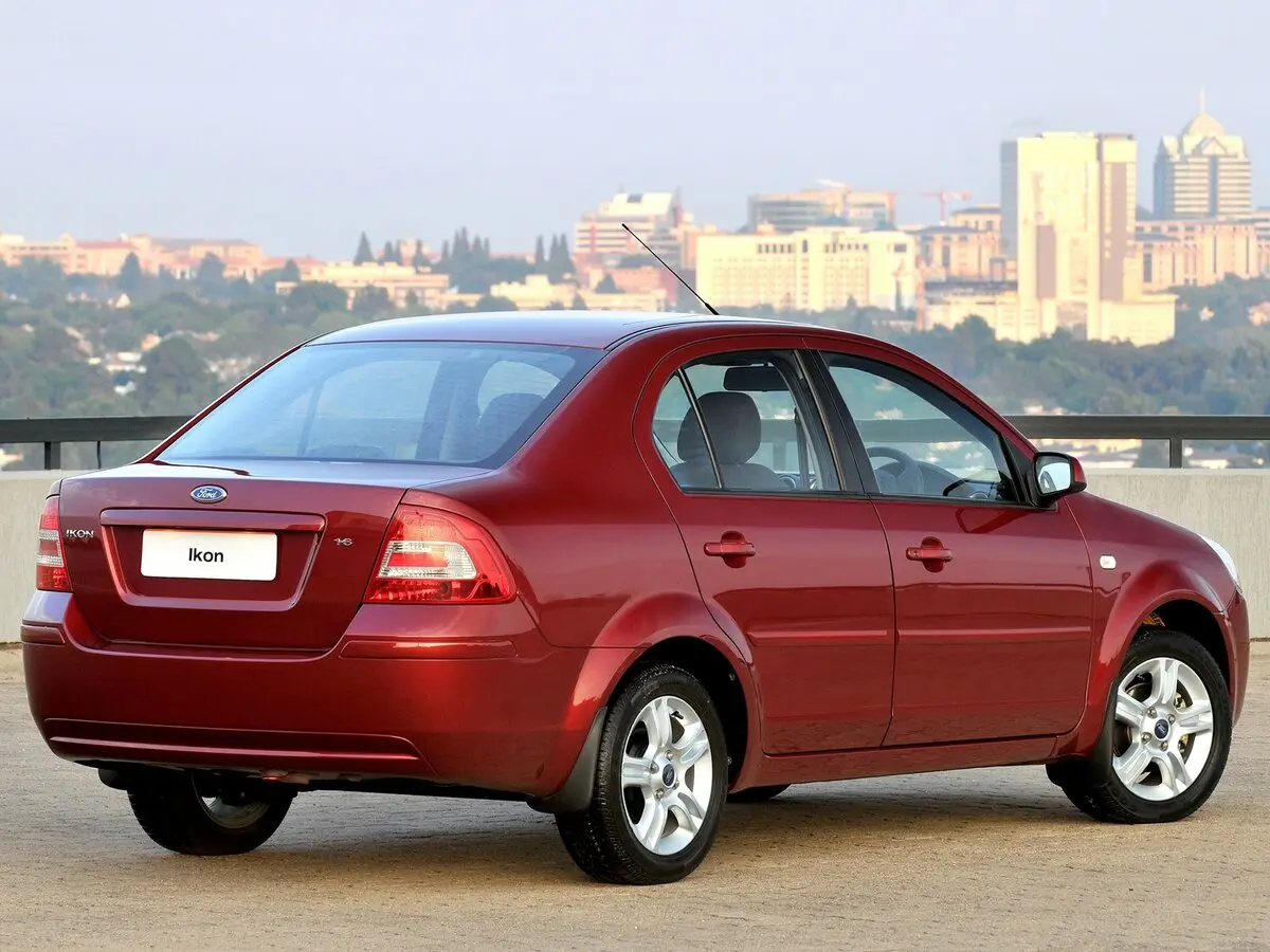 Ford Ikon II Седан — 照片 5