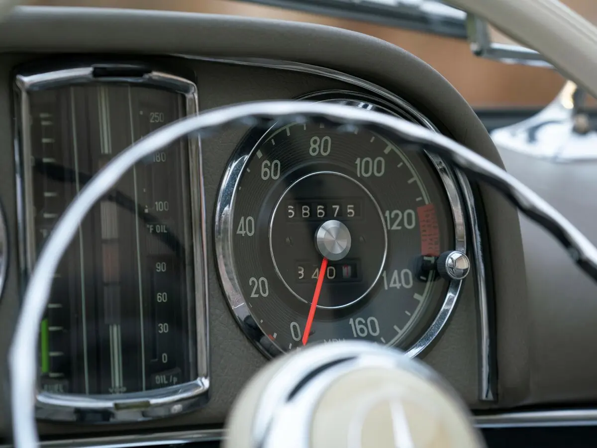 Mercedes-Benz SL-Класс W198 Родстер — photo 9