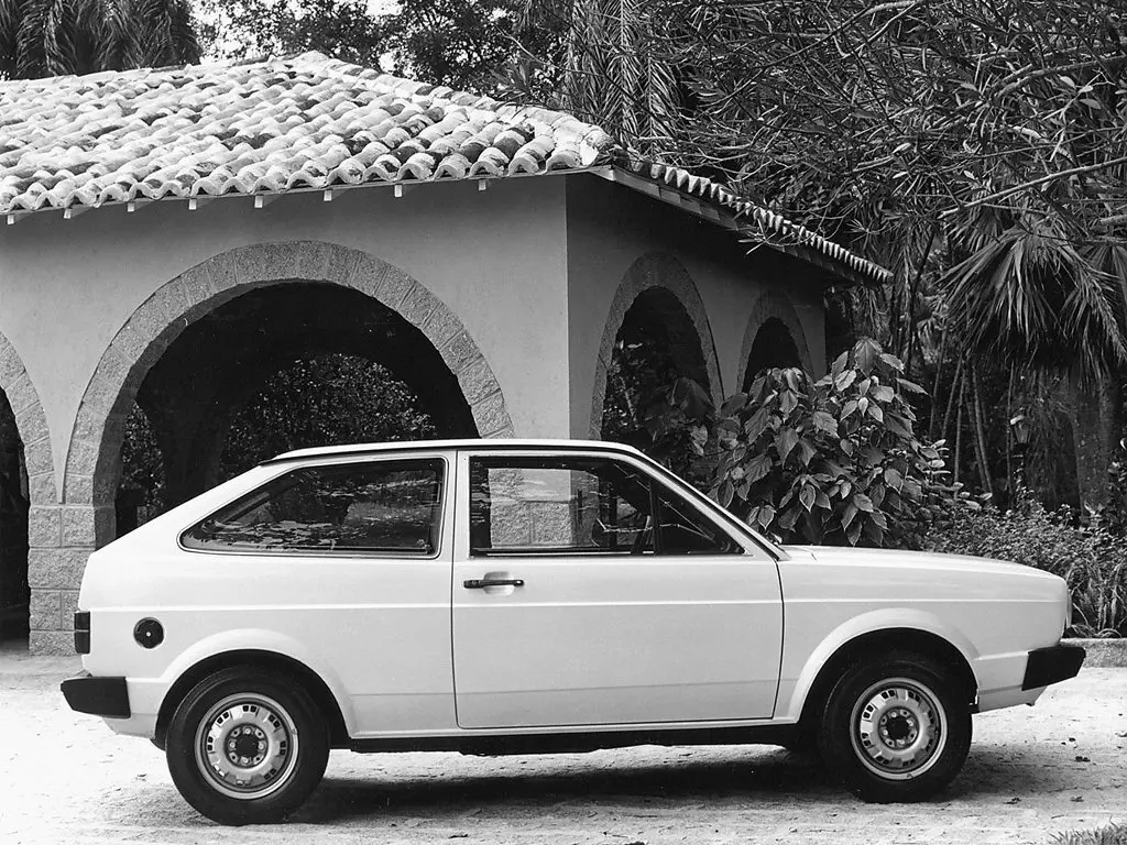 Volkswagen Gol I Хэтчбек 3 дв. — сүрөт 2