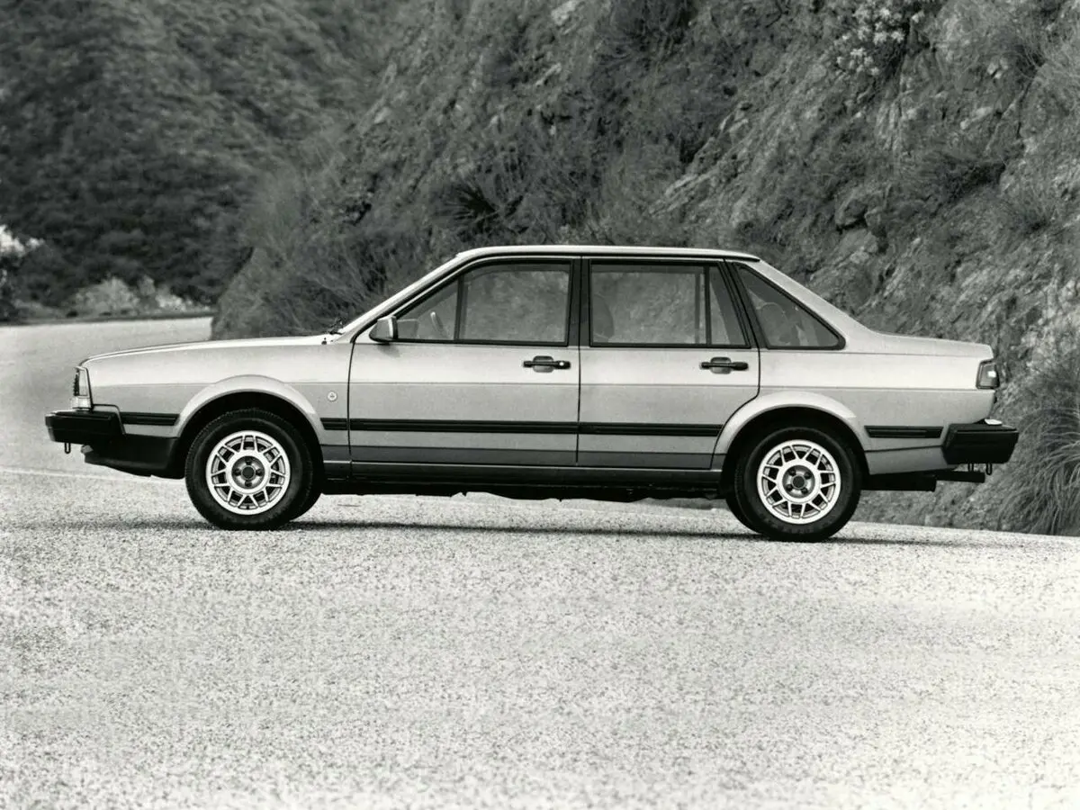 Volkswagen Quantum I Седан — сүрөт 2