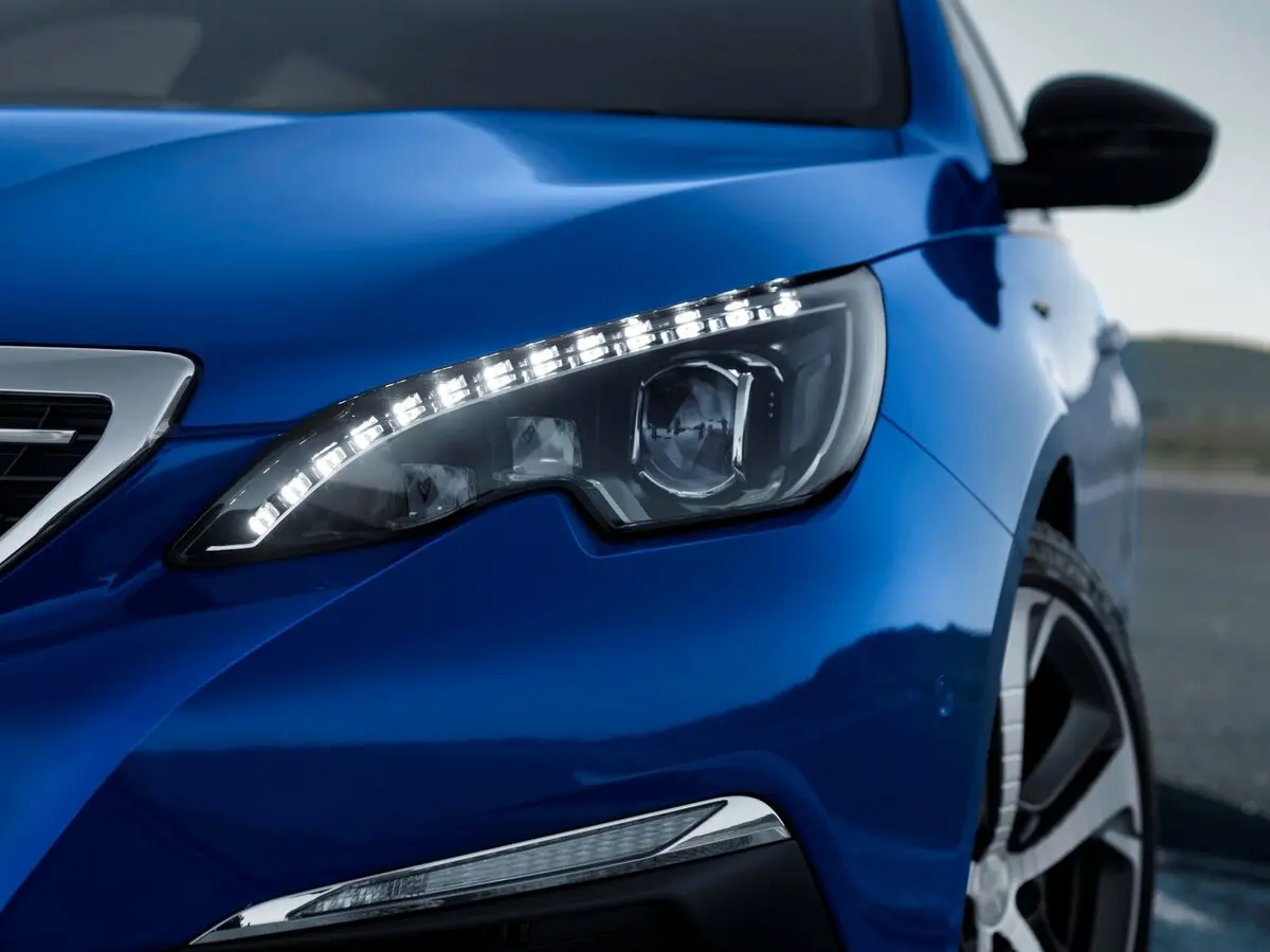 Peugeot 308 II Рестайлинг Хэтчбек 5 дв. — сүрөт 8