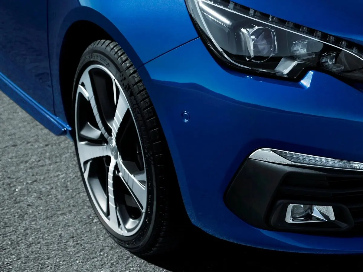 Peugeot 308 II Рестайлинг Хэтчбек 5 дв. — сүрөт 10