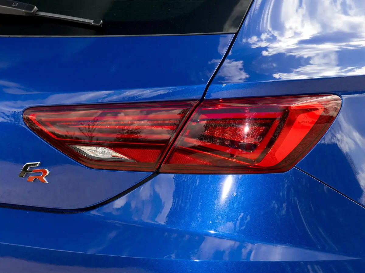 SEAT Leon III Рестайлинг Хэтчбек 5 дв. — photo 12