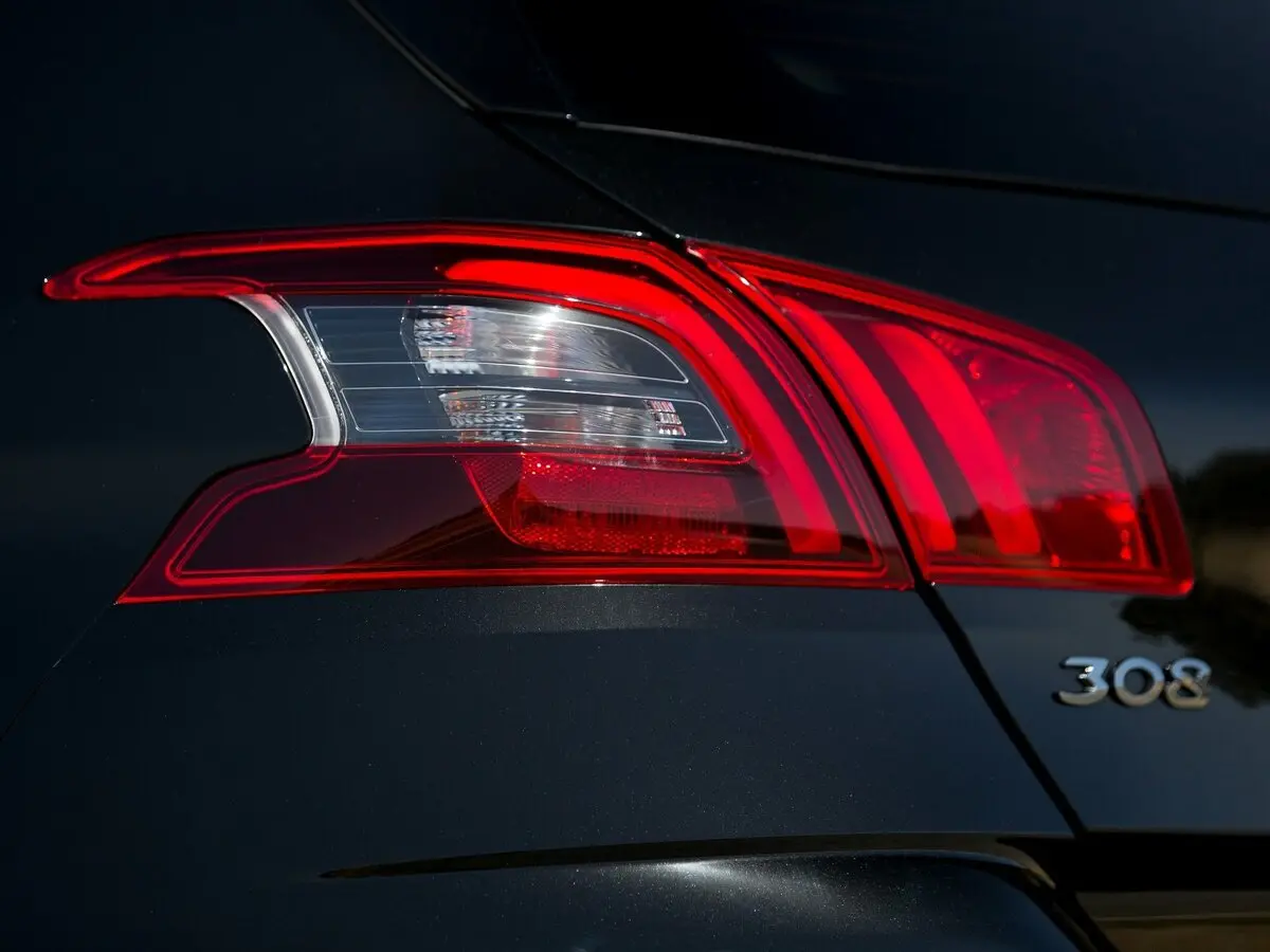 Peugeot 308 GTi I Рестайлинг Хэтчбек 5 дв. — photo 12