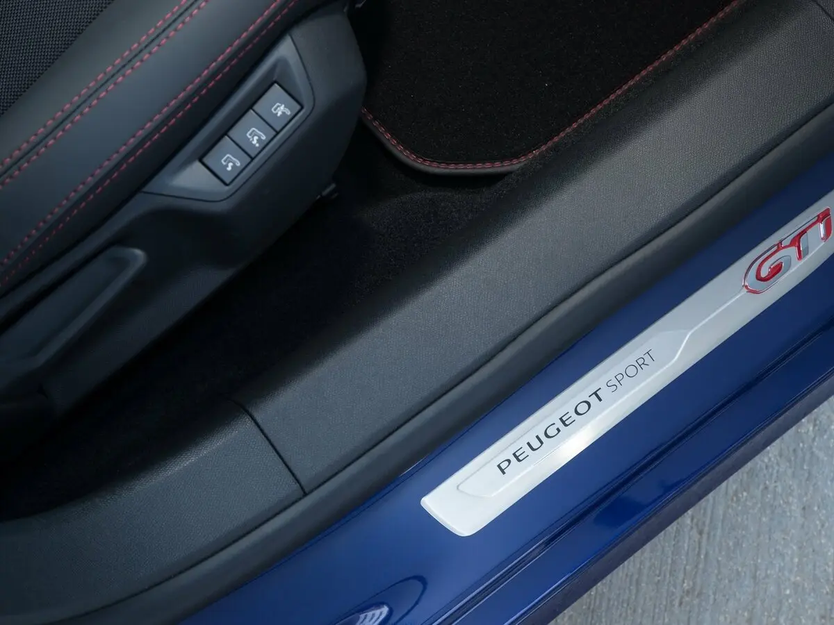 Peugeot 308 GTi I Рестайлинг Хэтчбек 5 дв. — photo 14