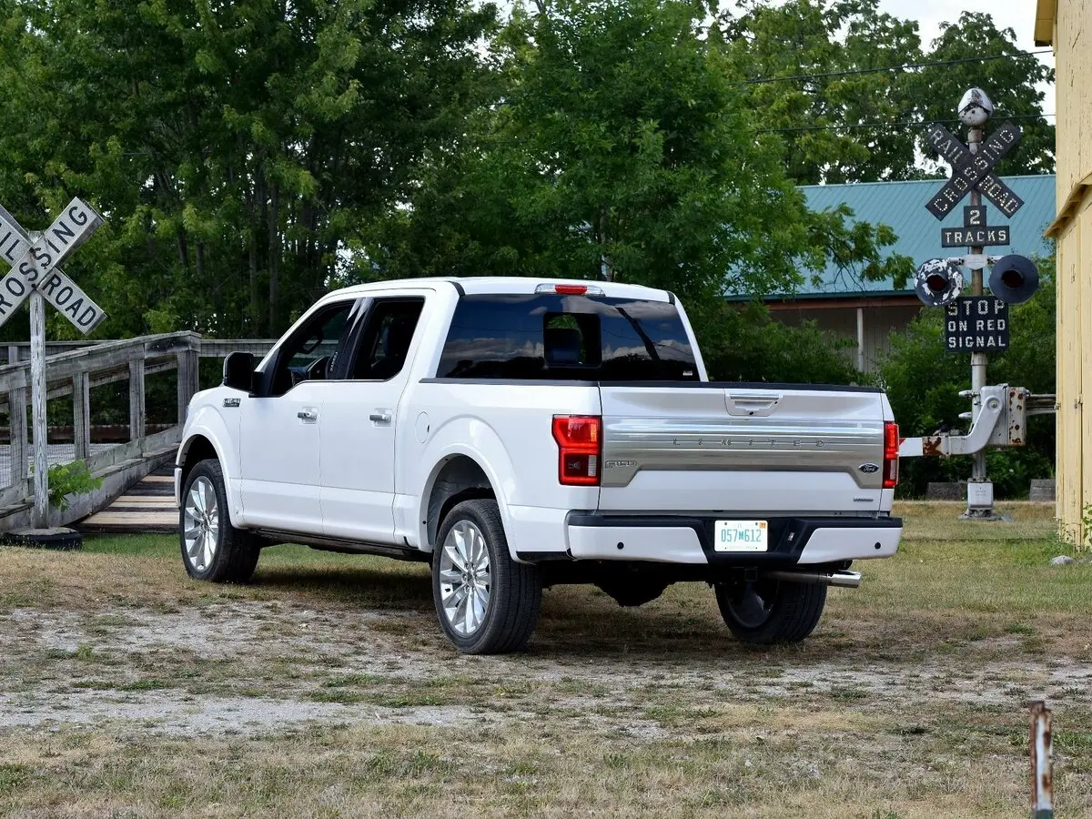 Ford F-150 XIII Рестайлинг Пикап Двойная кабина Super Crew — фото 5