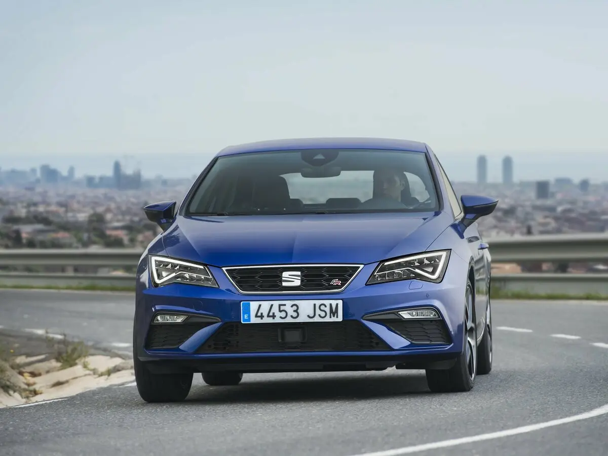 SEAT Leon III Рестайлинг Хэтчбек 3 дв. — photo 3