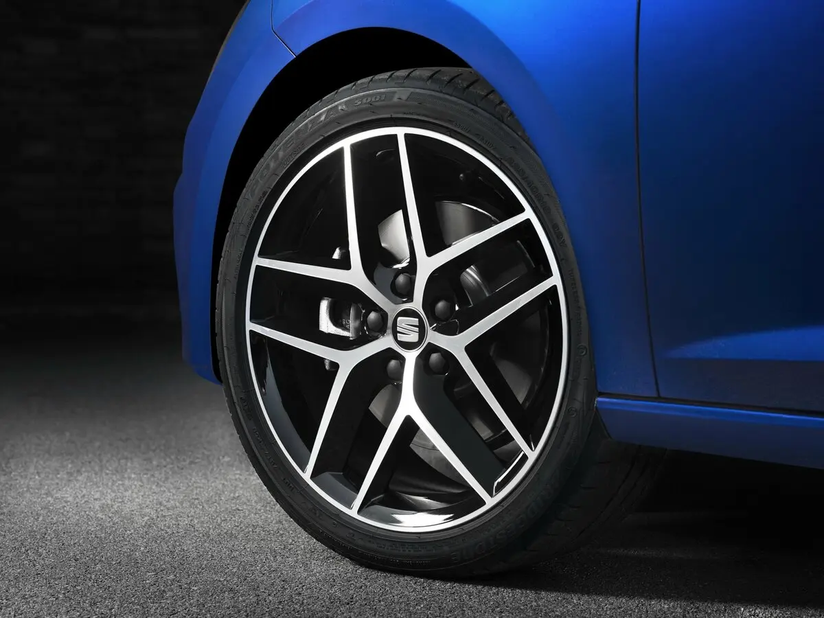 SEAT Leon III Рестайлинг Хэтчбек 3 дв. — photo 13
