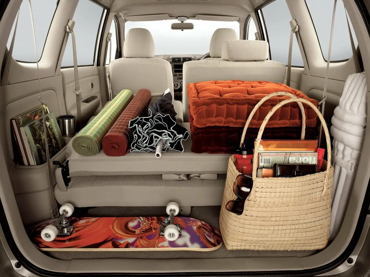 Toyota Avanza I Минивэн — фото 8