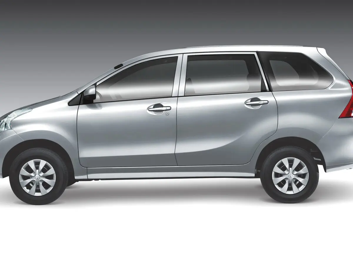 Toyota Avanza II Минивэн — фото 2