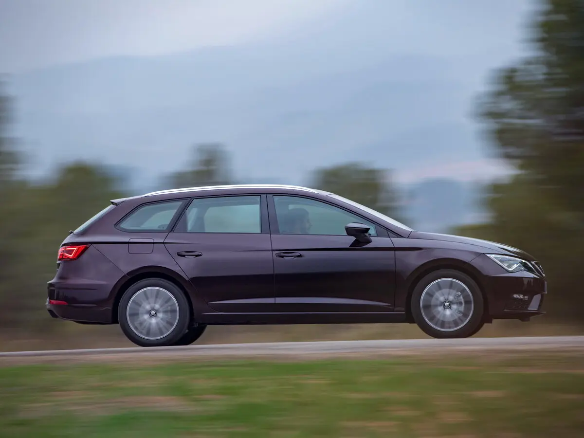 SEAT Leon III Рестайлинг Универсал 5 дв. — photo 2