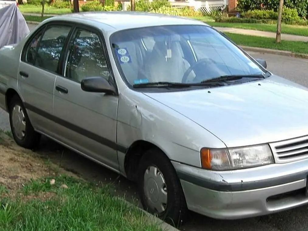 Toyota Corolla II IV (L40) Седан
