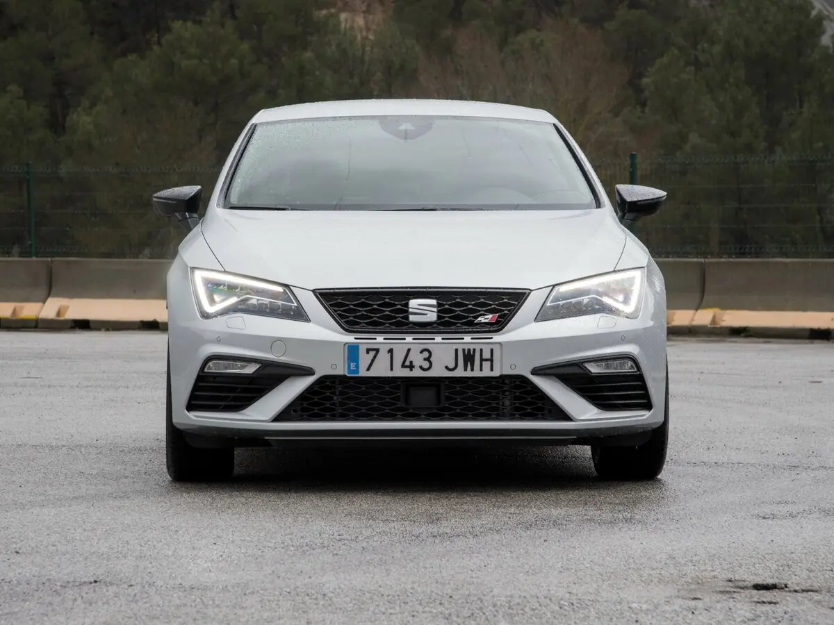 SEAT Leon Cupra III Рестайлинг Хэтчбек 3 дв. — сүрөт 3