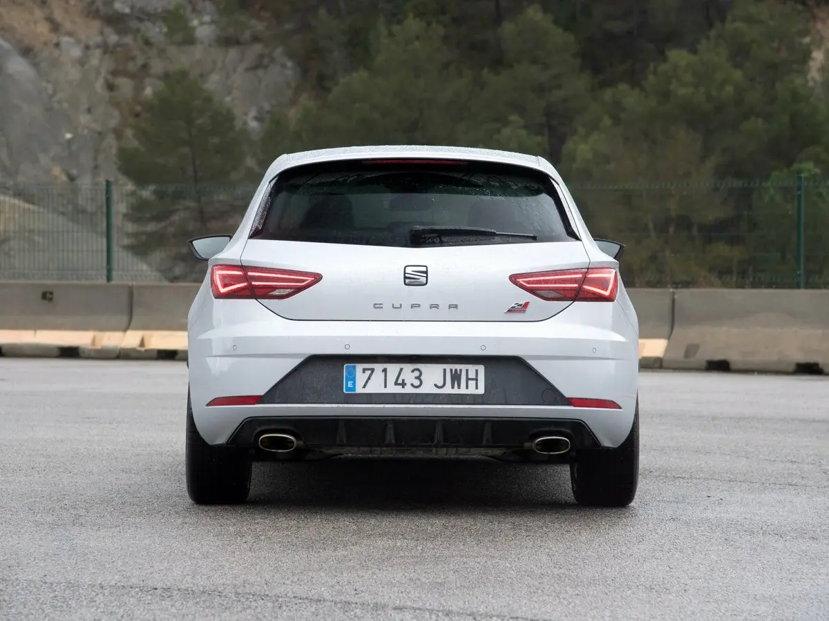 SEAT Leon Cupra III Рестайлинг Хэтчбек 3 дв. — сүрөт 4
