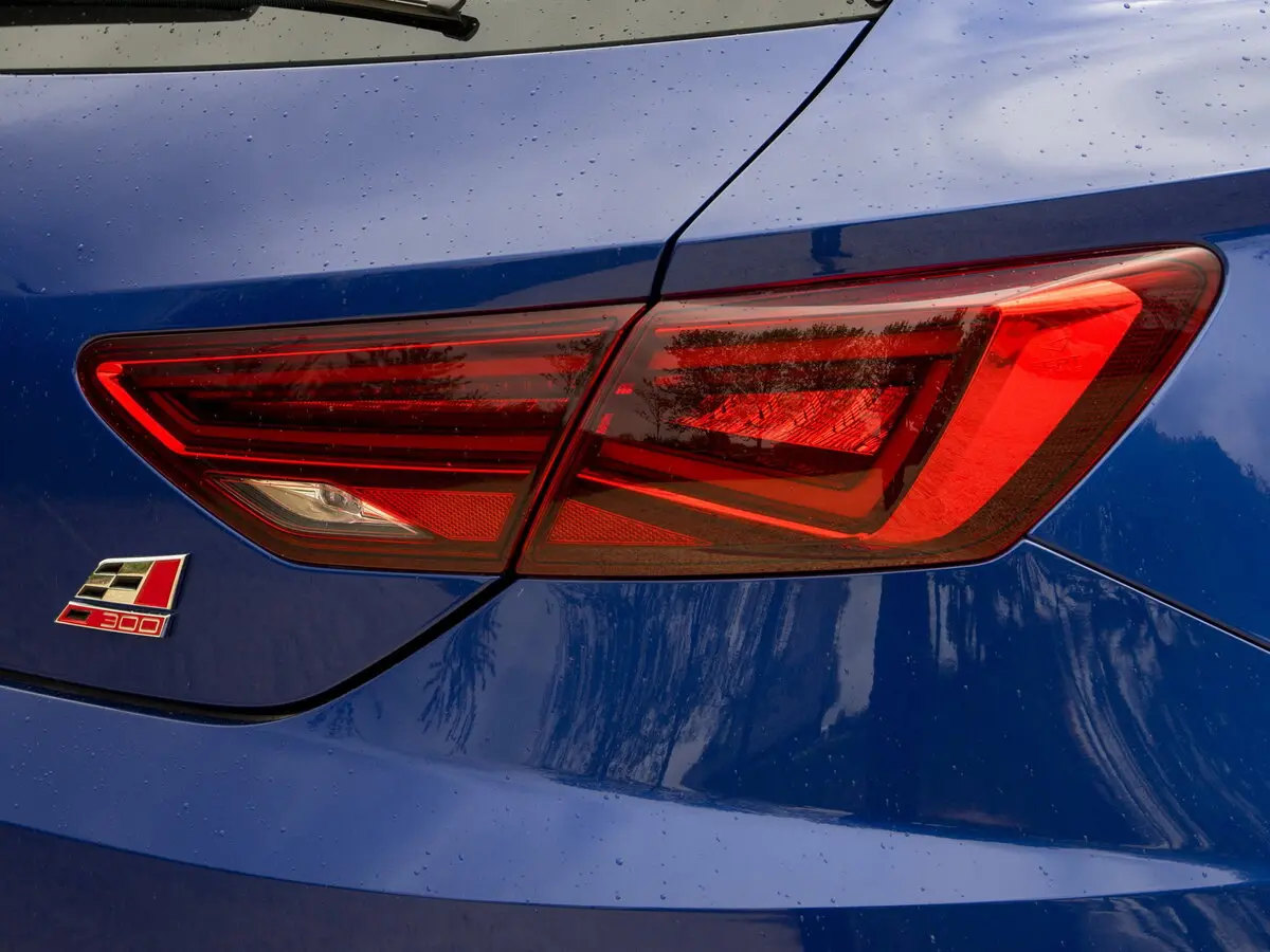 SEAT Leon Cupra III Рестайлинг Хэтчбек 3 дв. — сүрөт 10