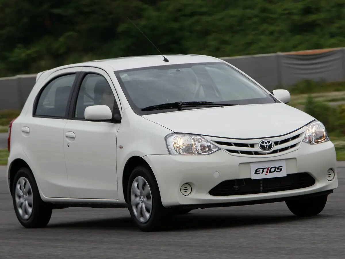Toyota Etios I Хэтчбек 5 дв. — фото 3