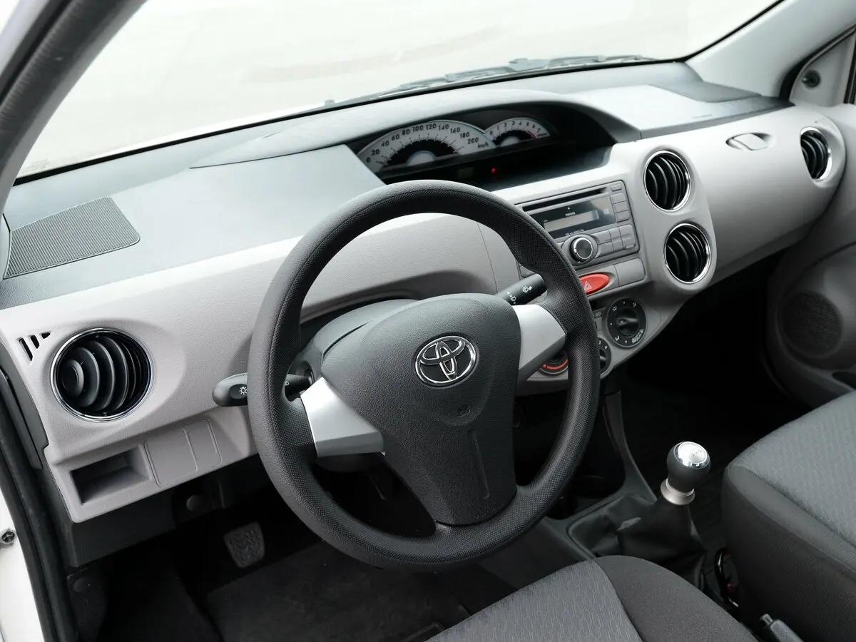 Toyota Etios I Хэтчбек 5 дв. — фото 7