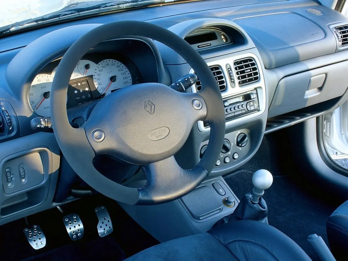 Renault Clio II Седан — сүрөт 6