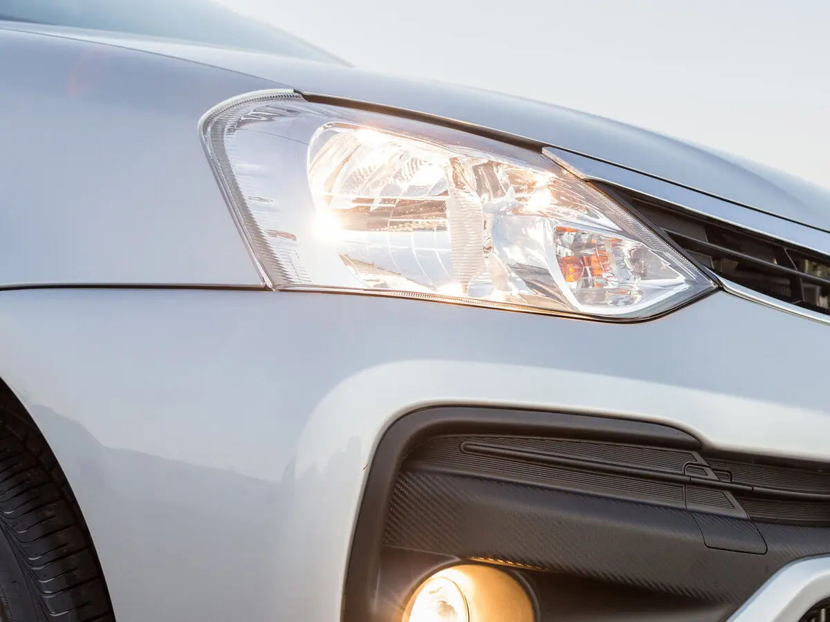 Toyota Etios I Рестайлинг Седан — фото 9