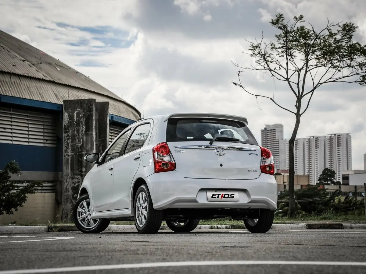 Toyota Etios I Рестайлинг Хэтчбек 5 дв. — фото 3