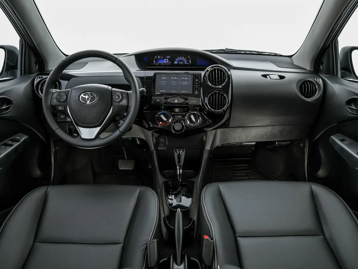 Toyota Etios I Рестайлинг Хэтчбек 5 дв. — фото 4