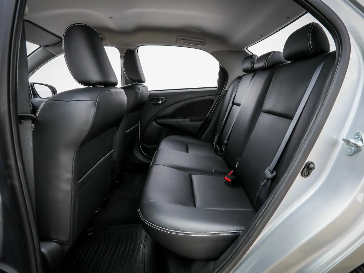 Toyota Etios I Рестайлинг Хэтчбек 5 дв. — фото 8