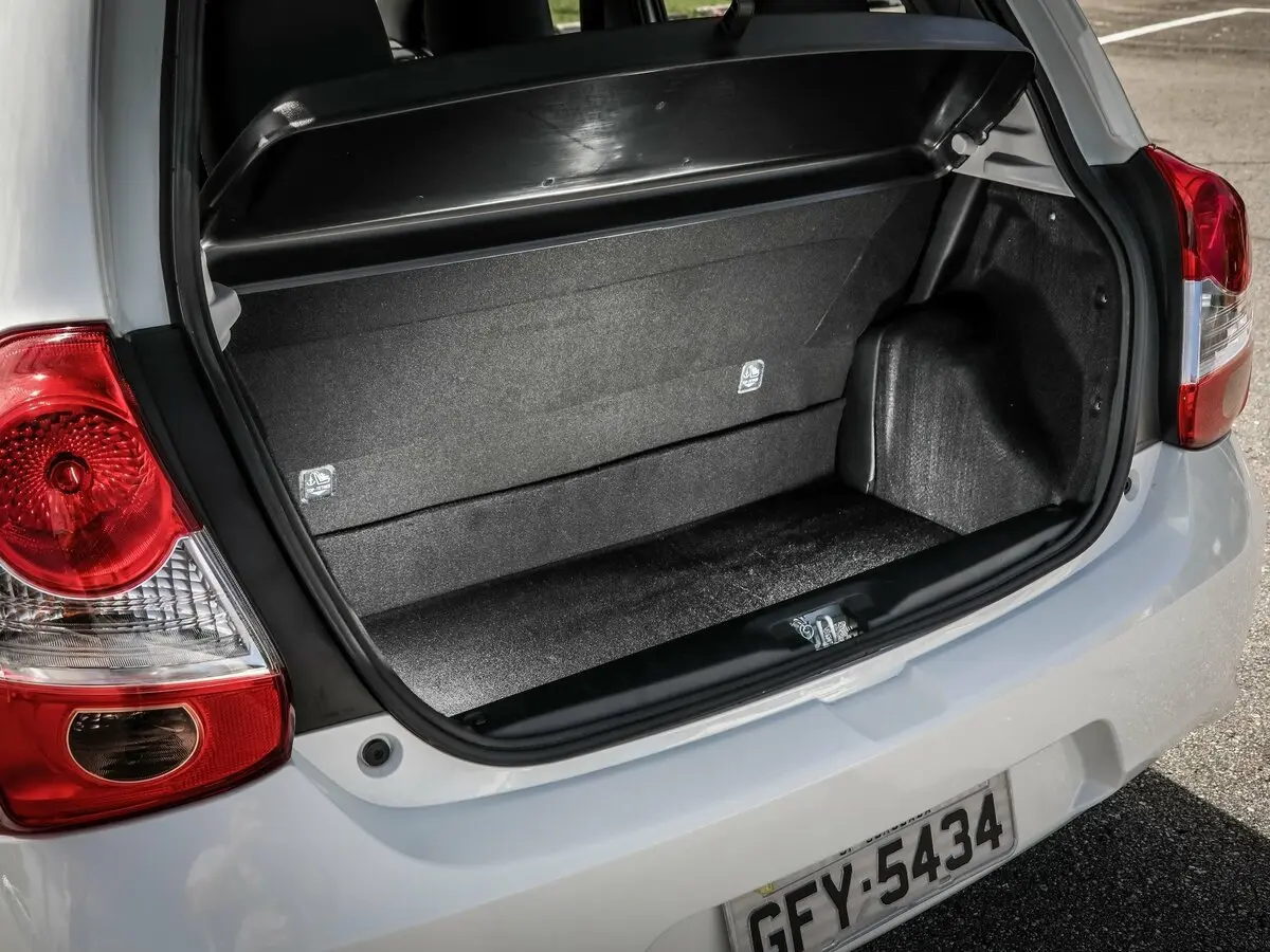 Toyota Etios I Рестайлинг Хэтчбек 5 дв. — фото 9