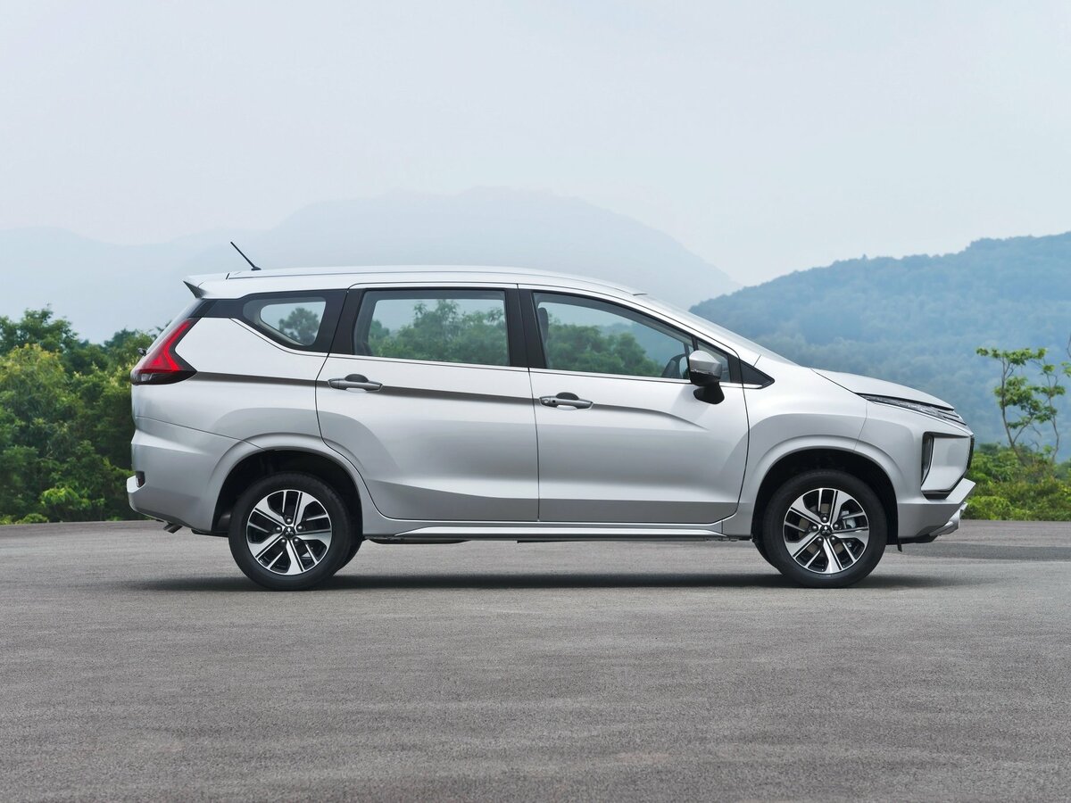 Mitsubishi Xpander I Внедорожник 5 дв. — фото 2