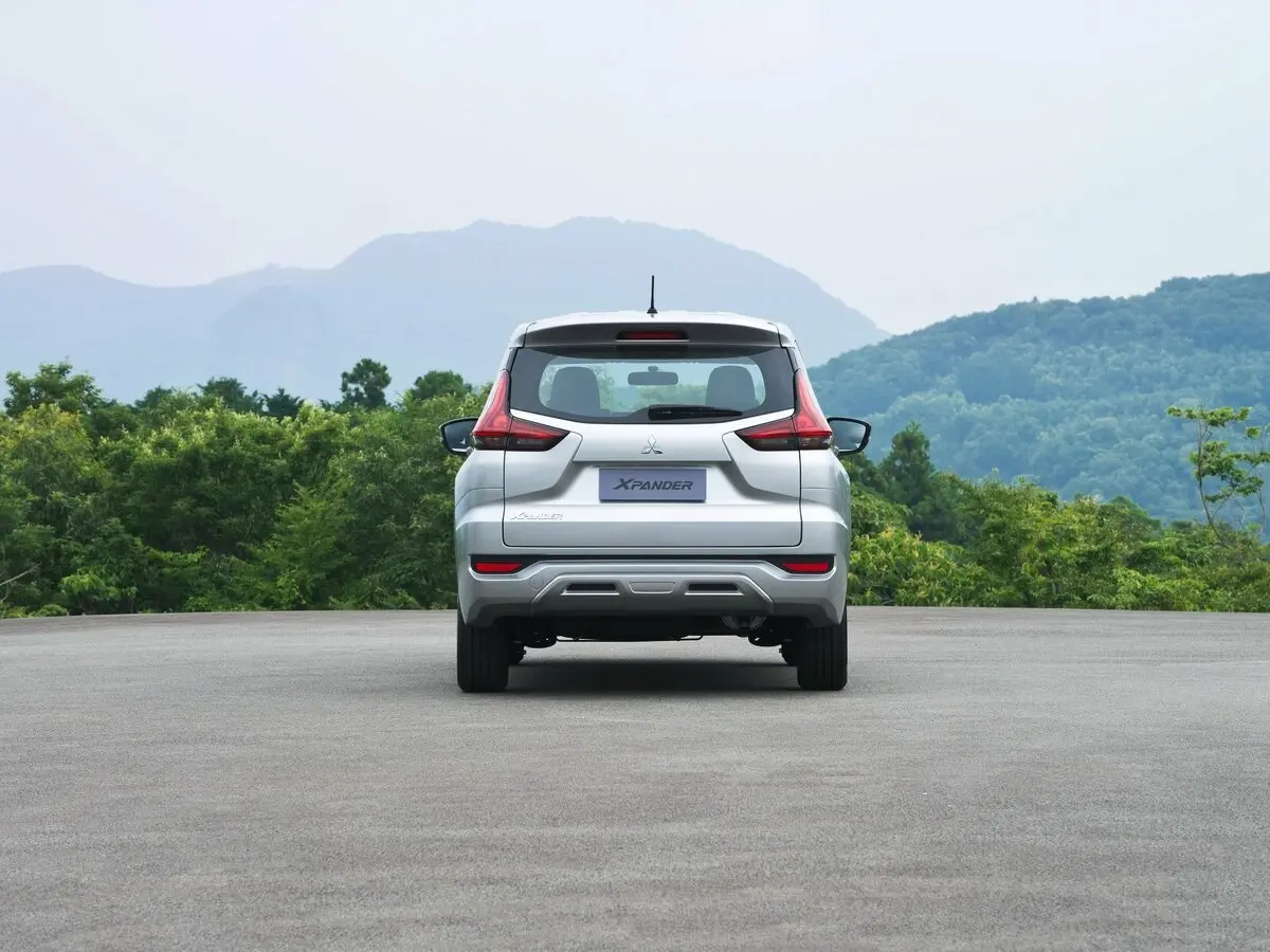 Mitsubishi Xpander I Внедорожник 5 дв. — сүрөт 4