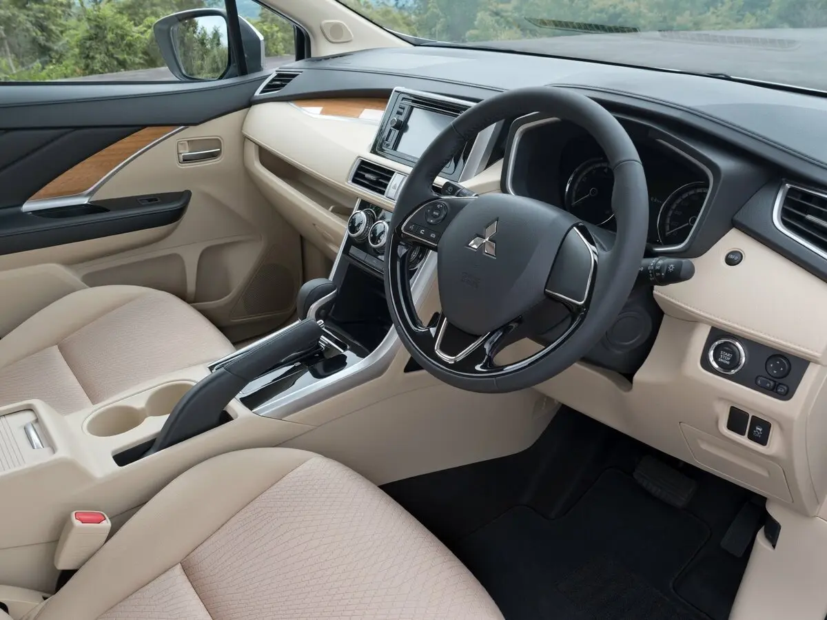 Mitsubishi Xpander I Внедорожник 5 дв. — сүрөт 7