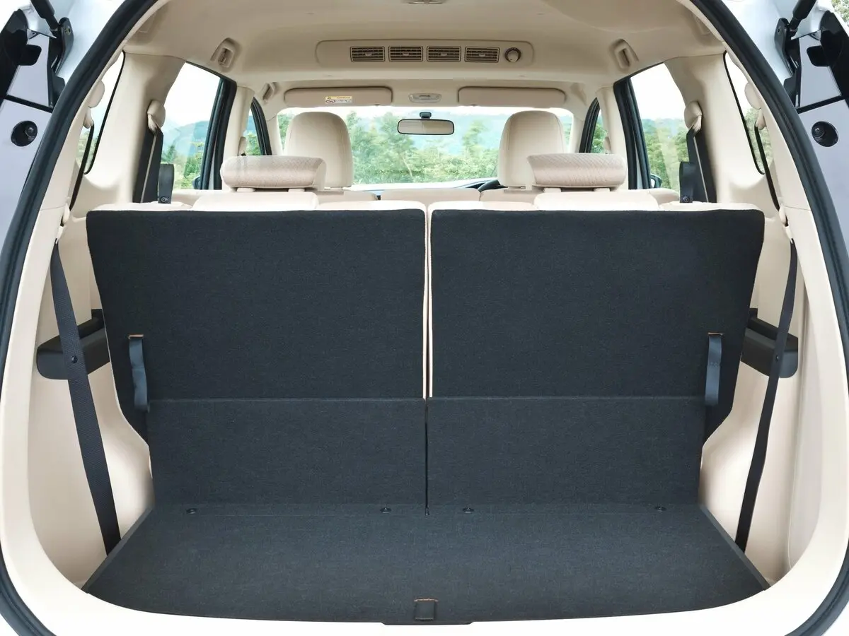 Mitsubishi Xpander I Внедорожник 5 дв. — сүрөт 12